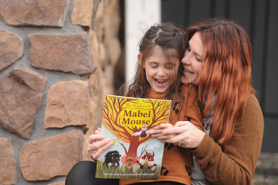 23471805_web1_201128-CPL-Mabel-Mouse-book_1