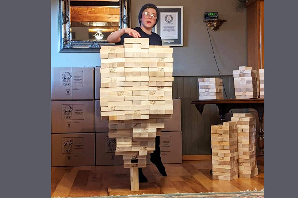 24992051_web1_210505-SAA-Auldin-Jenga-new-record_1