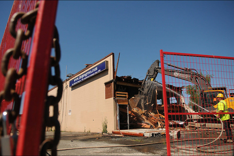 The former Chilliwack Progress building was torn down by Clearview Demolition Ltd. on Tuesday, June 1, 2021. (Jenna Hauck/ Chilliwack Progress)