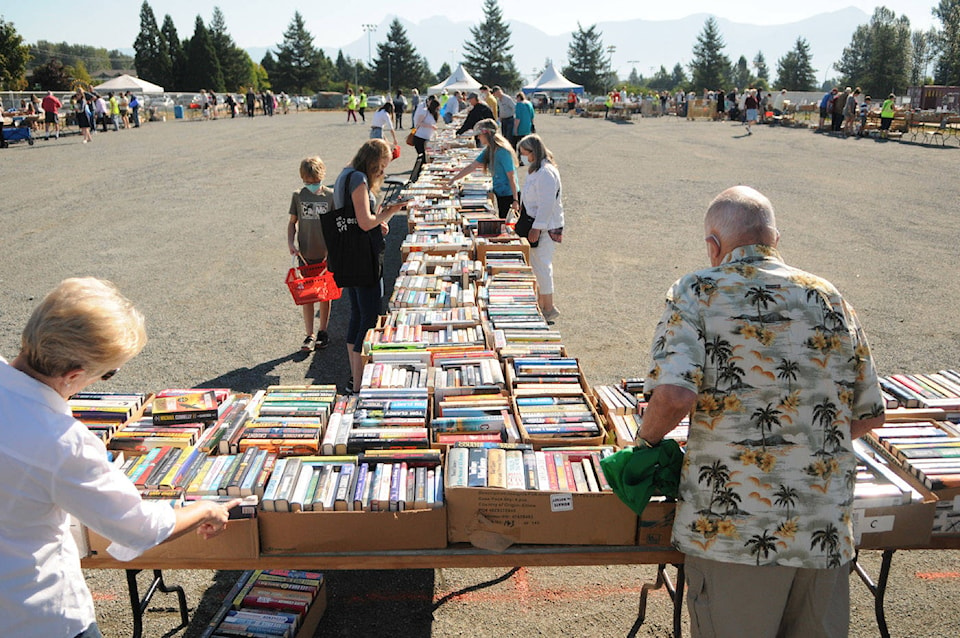 26307678_web1_210828-CPL-Outdoor-Rotary-Book-Sale-Happening-Now_4
