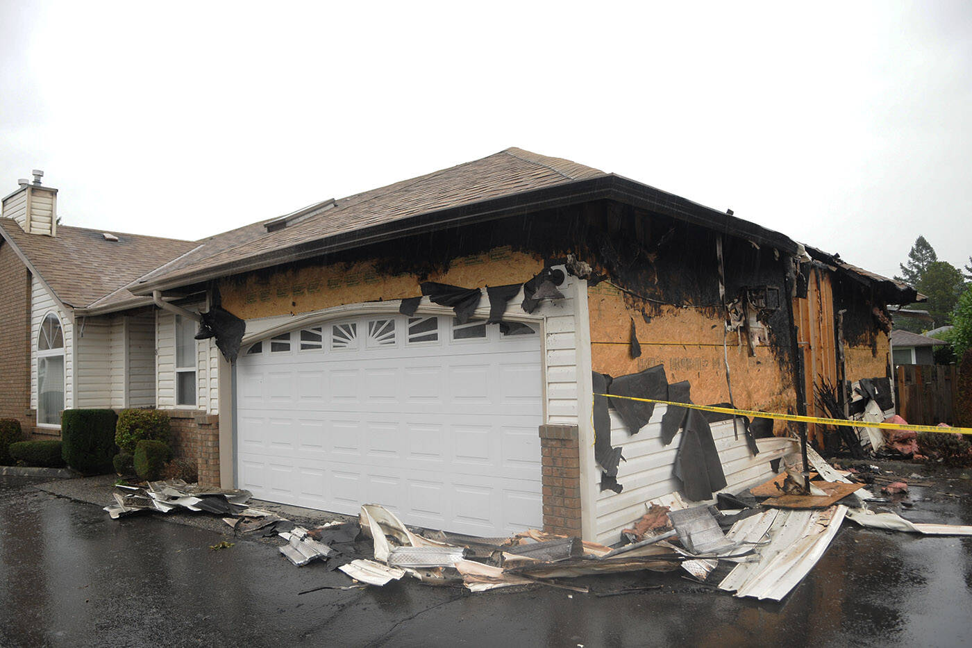 The aftermath of a fire at a townhouse complex on Portage Avenue. The fire happened around 6:15 a.m. on Nov. 11, 2021. (Jenna Hauck/ Chilliwack Progress)
