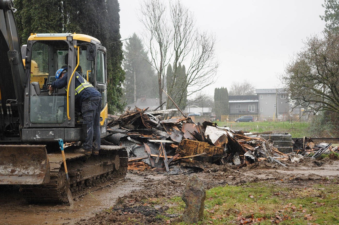 27469114_web1_211209-CPL-Bonny-Avenue-House-Fire_1