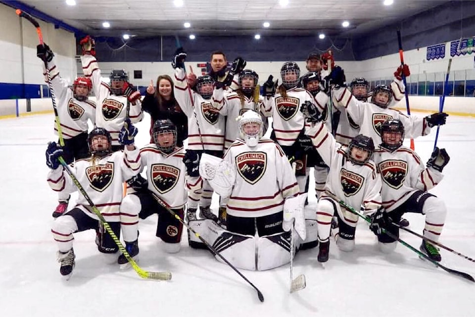 28378039_web1_220307-CPL-FemaleHockey-U13-U15-banner-winners-hockey_1