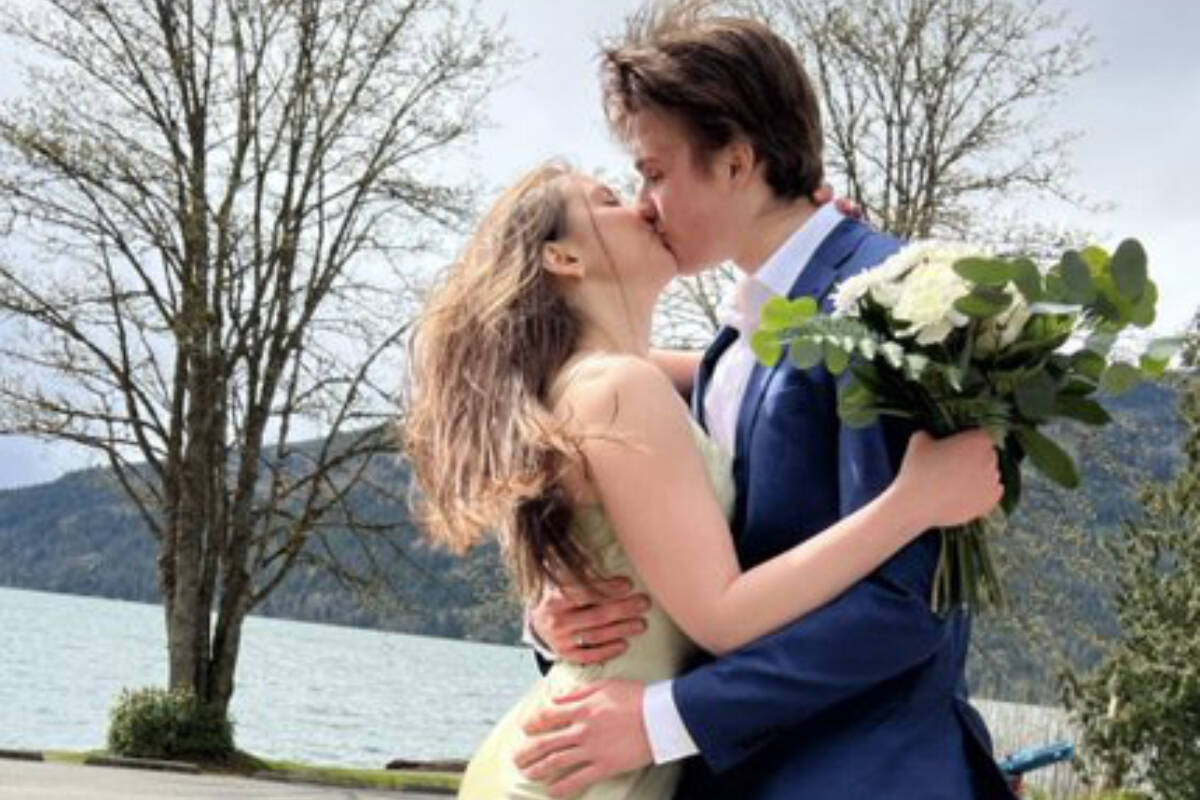 Mr and Mrs Bear: Former Canucks defenceman married in BC wedding