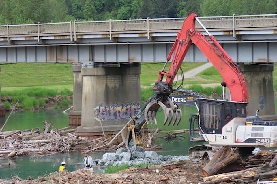 29252040_web1_20220526-BPD-vedder-canal-debris-cwk