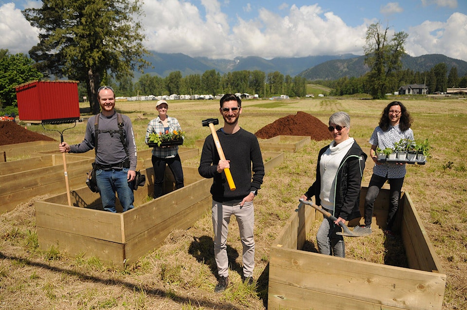 29261632_web1_220527-CPL-Bowls-Of-Hope-Community-Garden_5