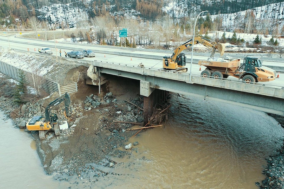 29475721_web1_coquihalla-bridge-bc