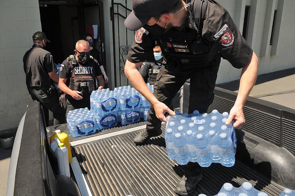 29550584_web1_210622-CPL-Bottled-Water-Donations-Homeless-Heatwave_2
