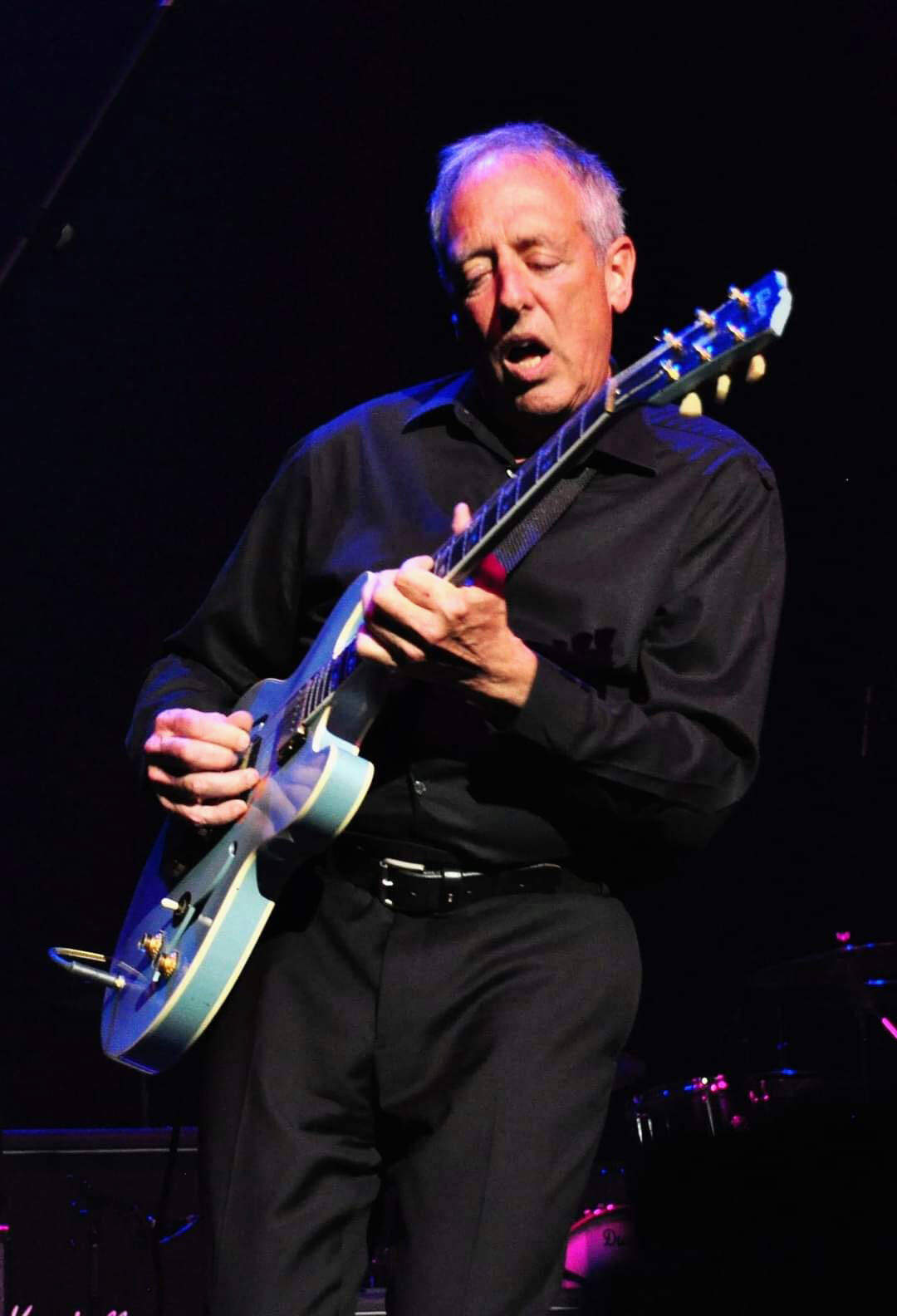 Tom Lavin of the Powder Blues performs at a cancer benefit concert at the Hard Rock Casino Show Theatre on Oct. 1. (Dee Lippingwell Photography)