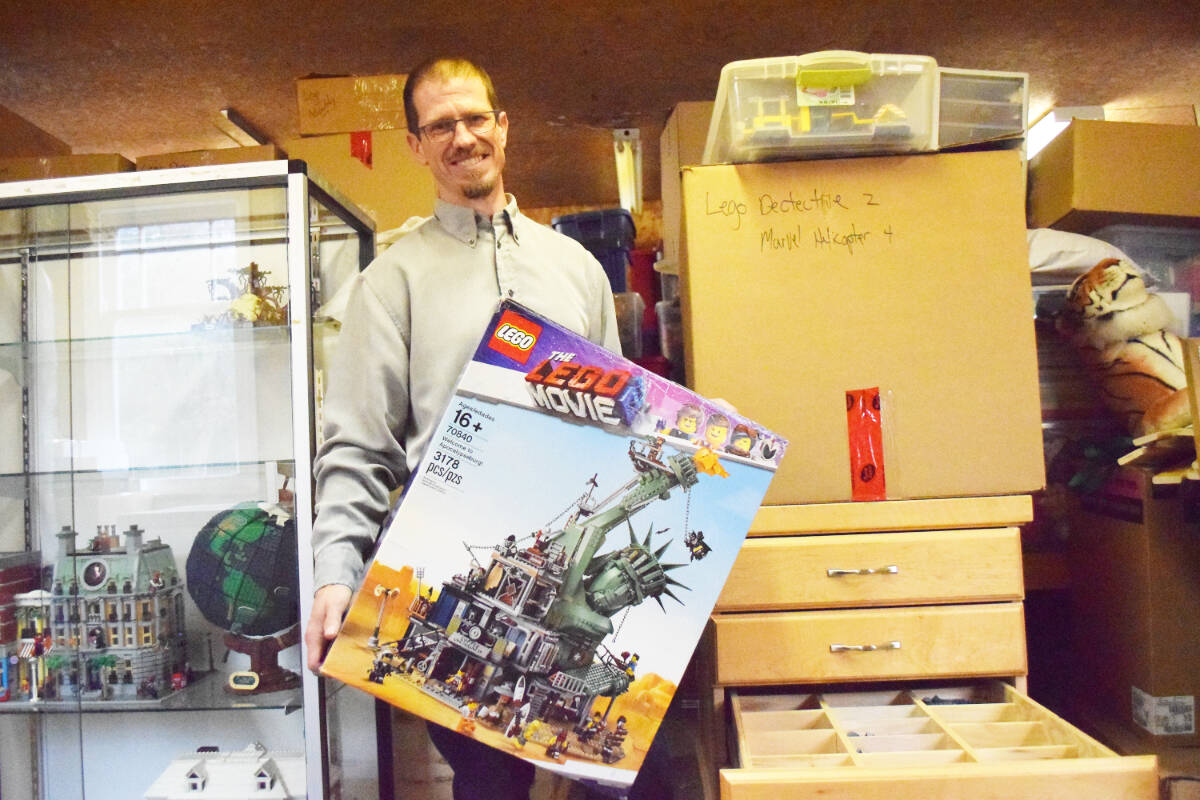 Mr. Gold: B.C. father of seven’s prized Lego piece valued at $7,000