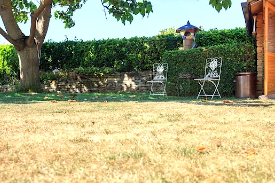 32857639_web1_230529-CPL-Ugly-Lawn-Contest_1