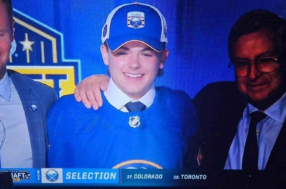 33167408_web1_copy_230629-CPL-ZachBensonBuffaloSabres_1