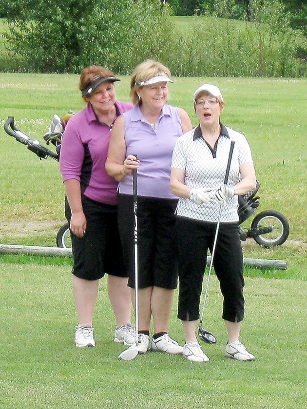 91837clearwaterLadiesGolfJoanBevKaren