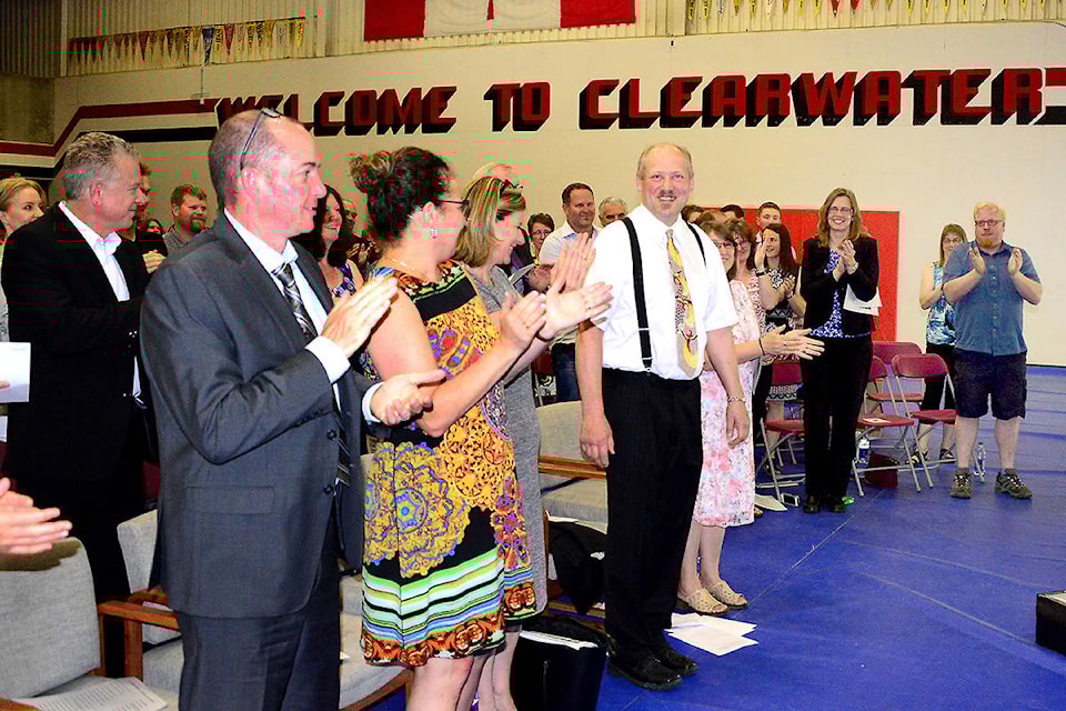 web1_170623-NTC-Grad8083StandingOvationBrentBuckG