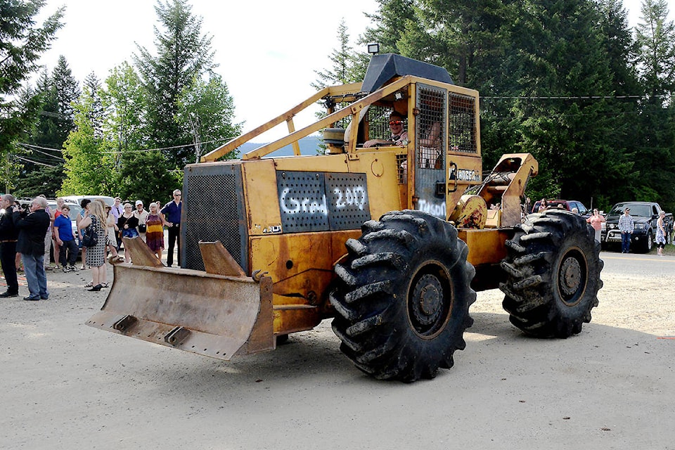 web1_170629-NTC-Prom8253GradSkidder