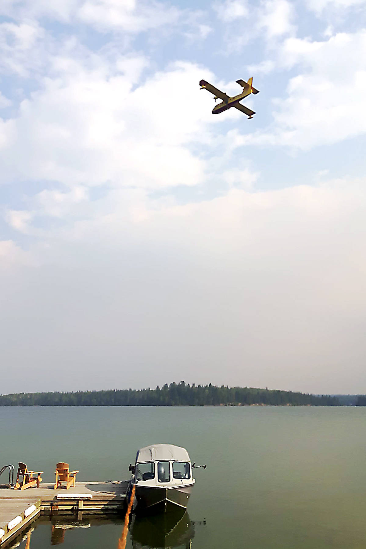 8366127_web1_170907-NTC-SheridanLake5248waterBomber