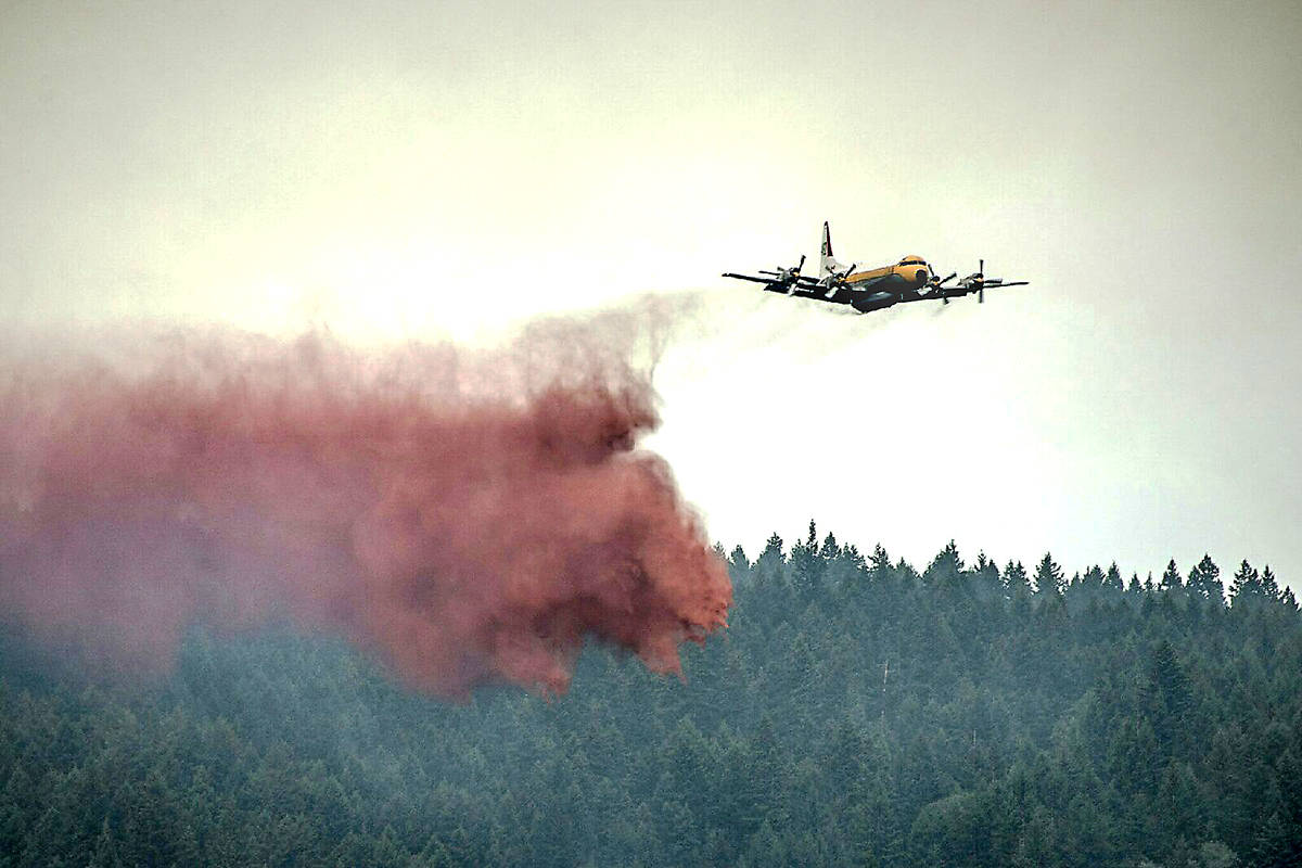 8562143_web1_170921-NTC-FireAirTanker20170716_131117