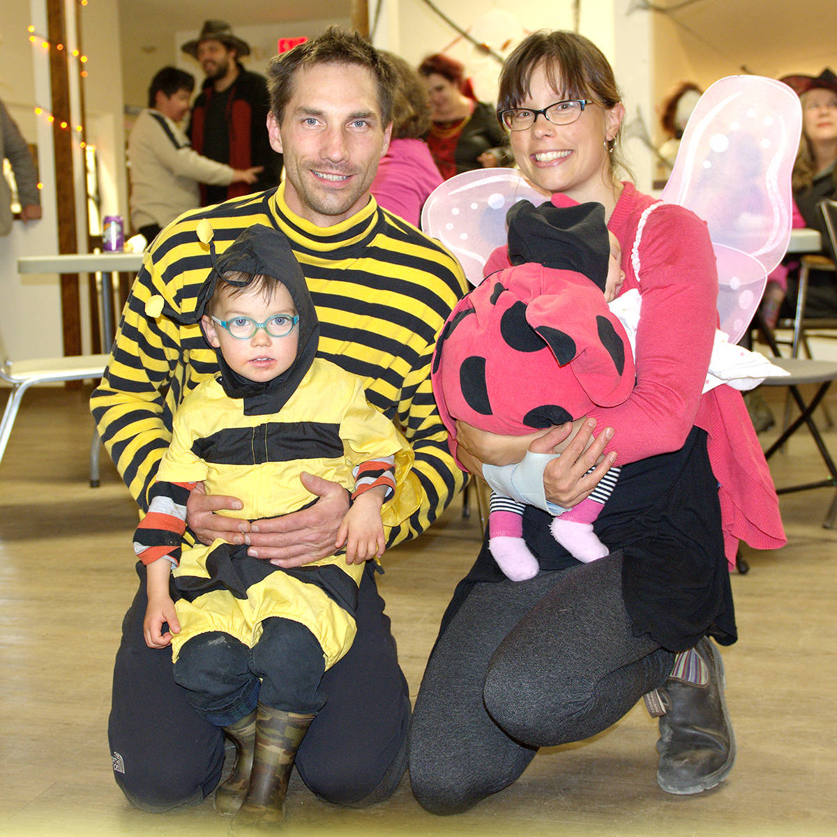 9240750_web1_171109-NTC-VavHalloween5539BeeFamily