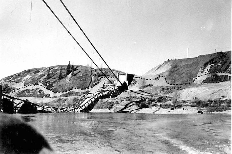 9366139_web1_171123-NTC-PeaceRiverBridgeCollapse1957