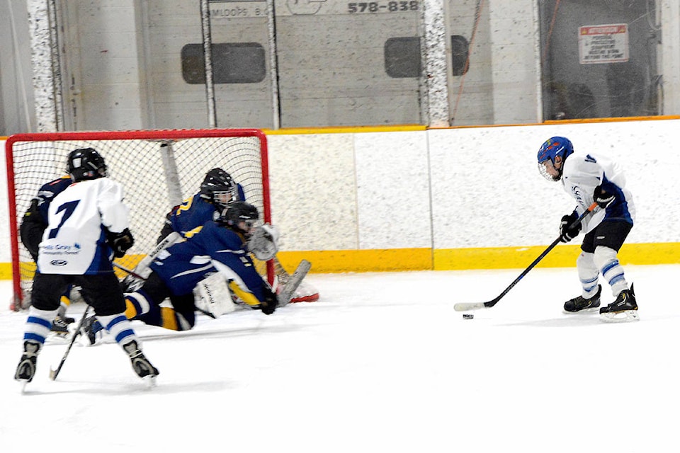 9559948_web1_copy_171130-NTC-Peewee2068GoOnGoal