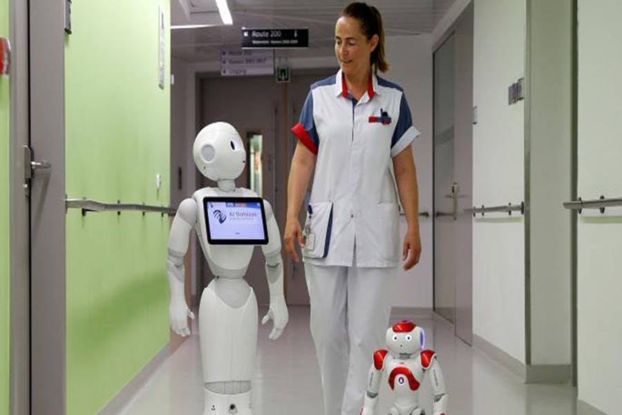 11540324_web1_180420_KCN_robot-health-care