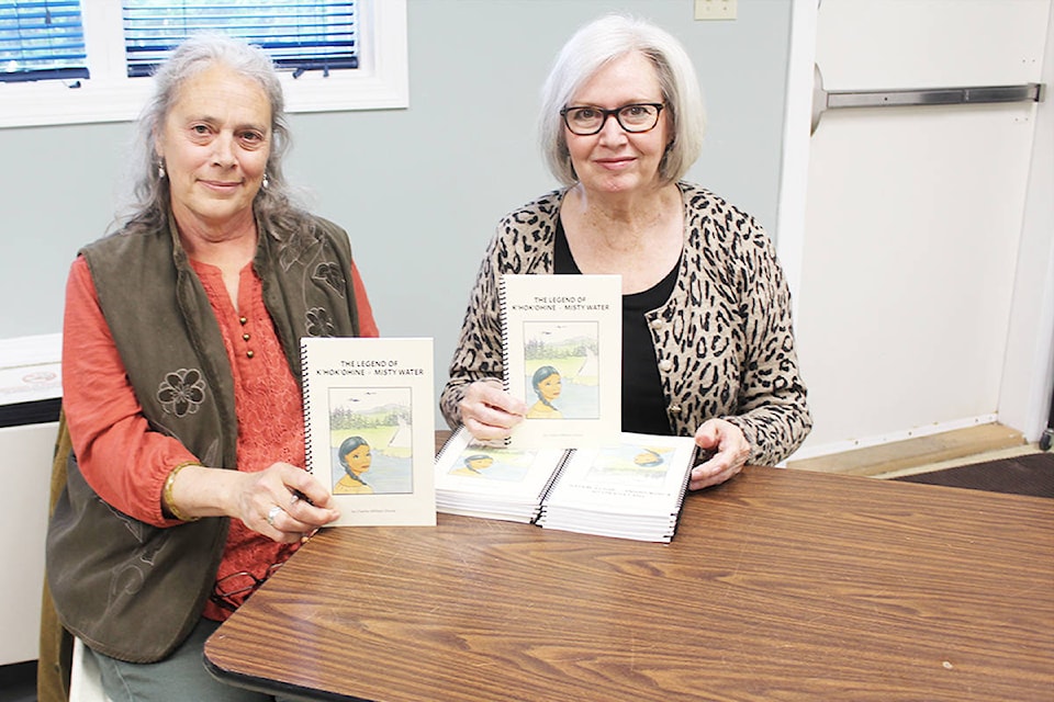16919207_web1_Book-signing-