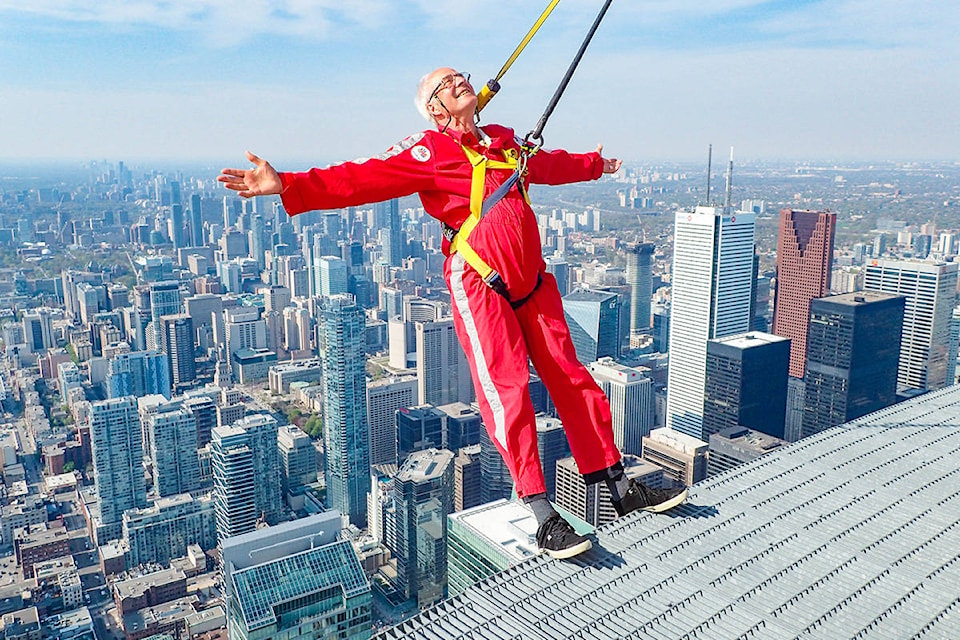 17113619_web1_EdgeWalk_May_14_2018_1600-1-