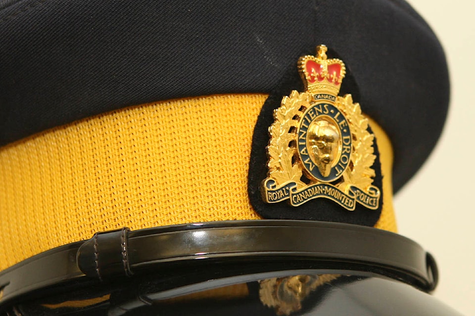 18893925_web1_RCMP-Hat-