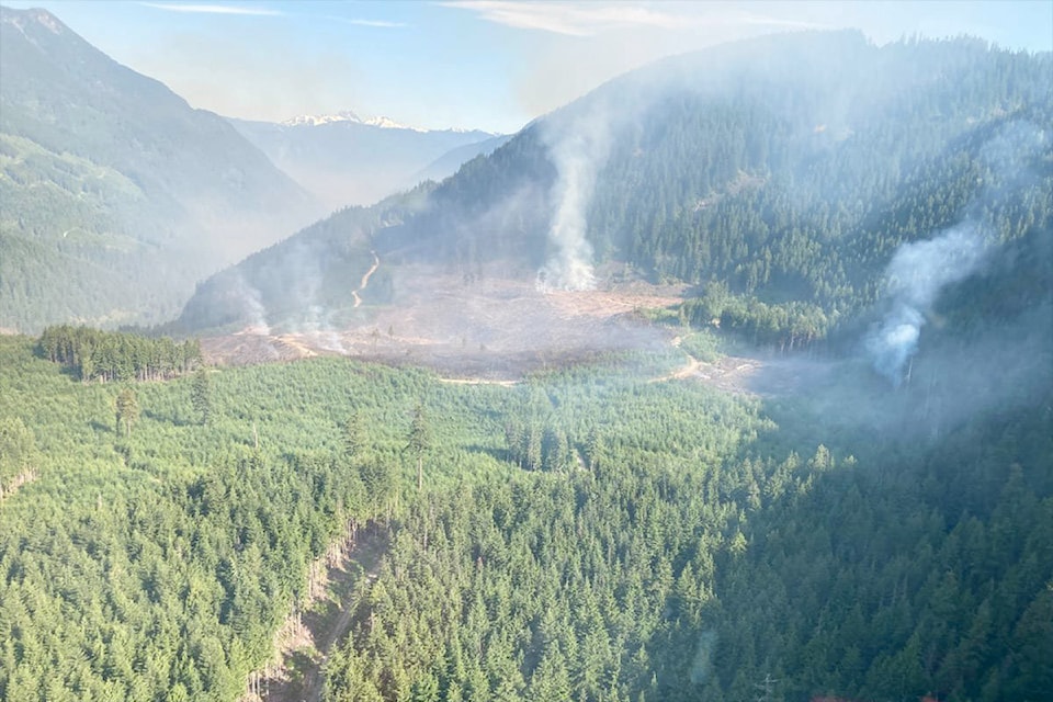 25593986_web1_210622-HSL-11MileCreekFire-PUSH-bcwildfire_1