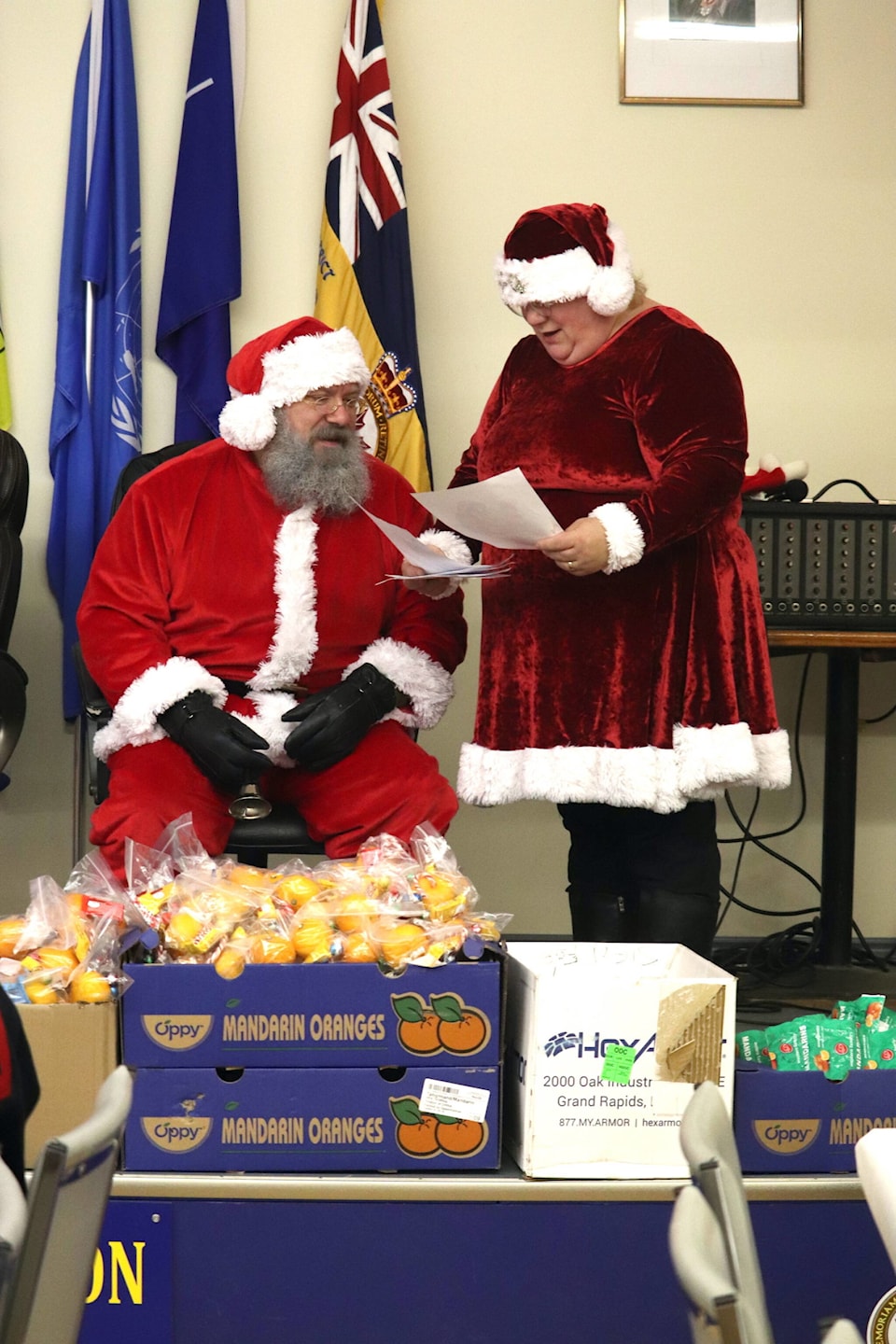 31218777_web1_221215-NTC-breakfast-with-santa-fire-dept_2