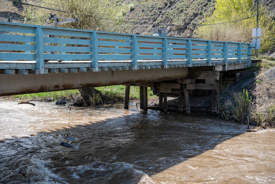 32574167_web1_230504-ACC-Cache-Creek-flooding-TNRD_1