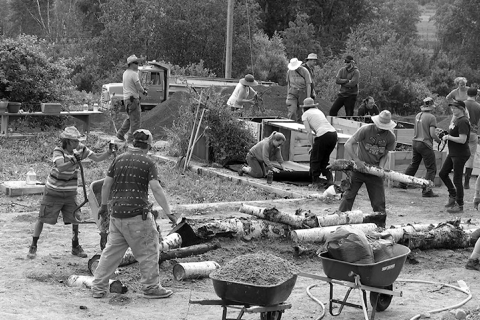 33199029_web1_Resized-Darfield-earthship-permablitz-workersBW