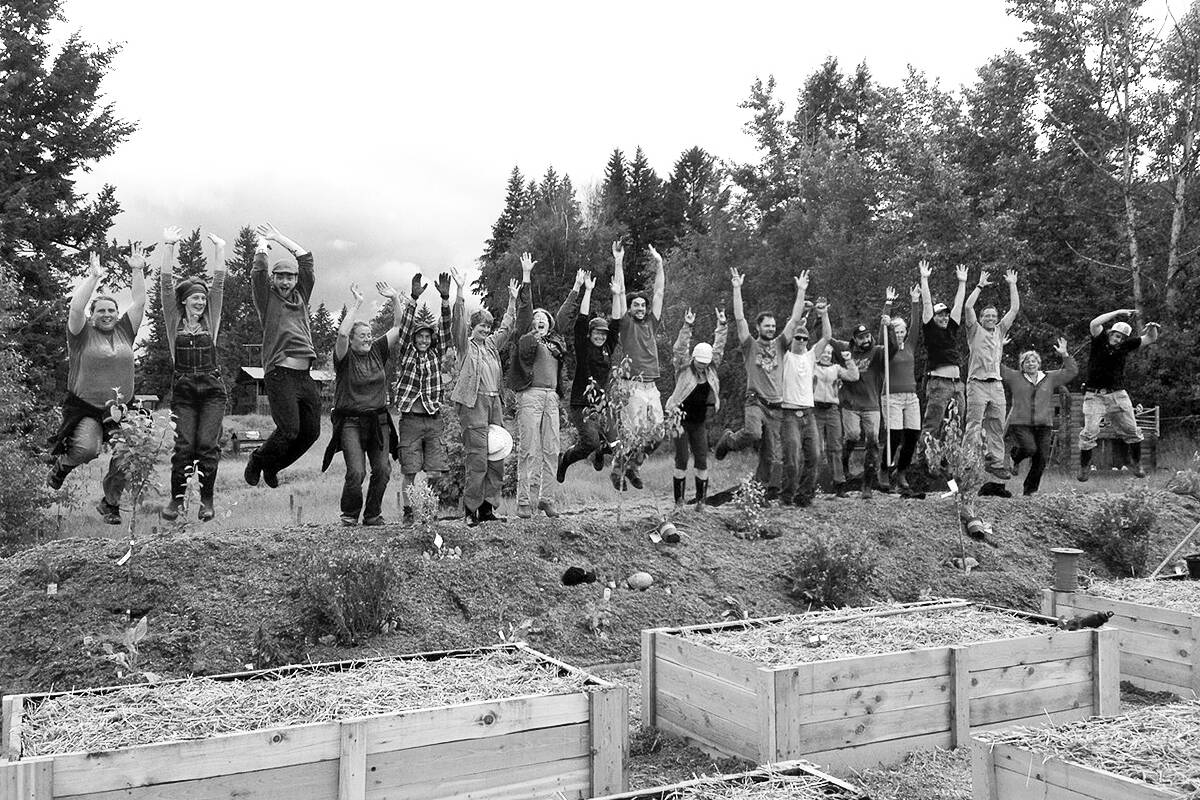 33199029_web1_Resized-jumping-participants-at-Darfield-earthship-permablitz-june-2014BW
