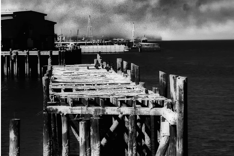 33517220_web1_RSZ-Forgotten-wharf