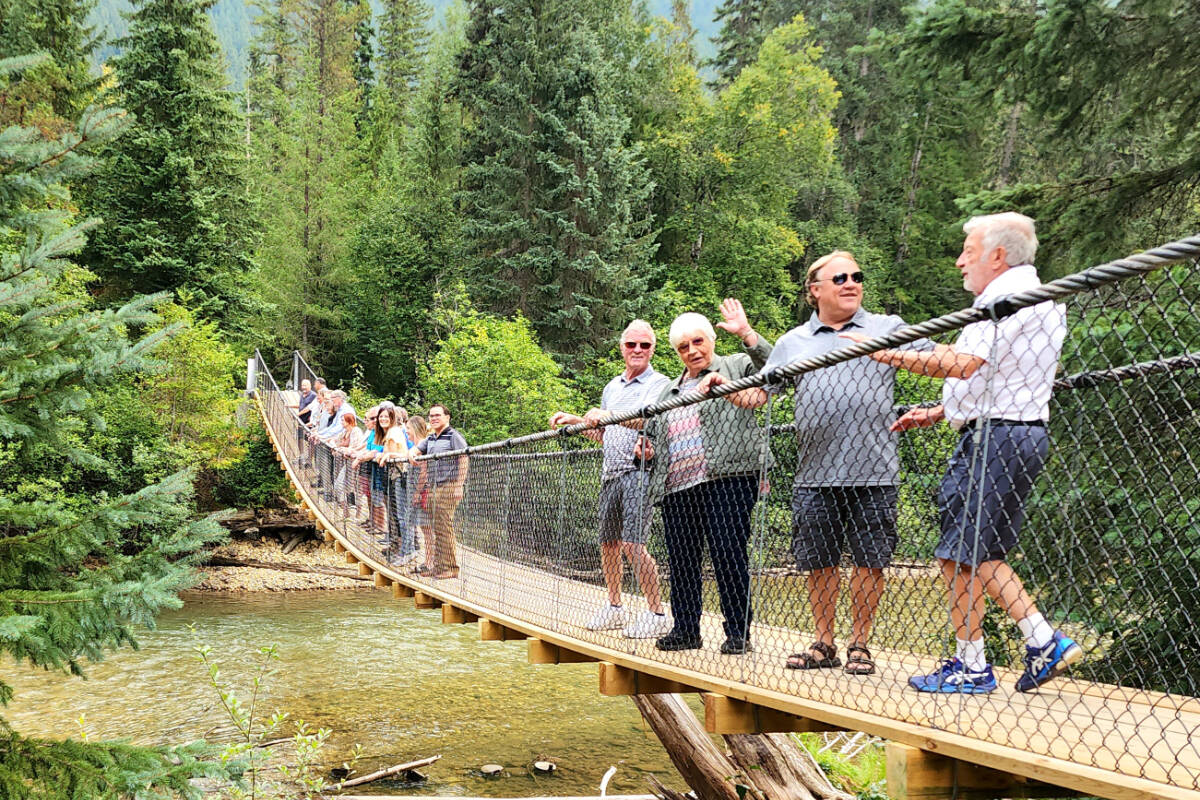 33656523_web1_RSZ-Jill-waving-from-bridge-20230817_122922