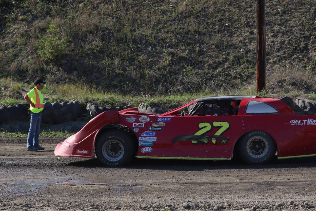 33853259_web1_RSZ-Red-car-IMG_9549