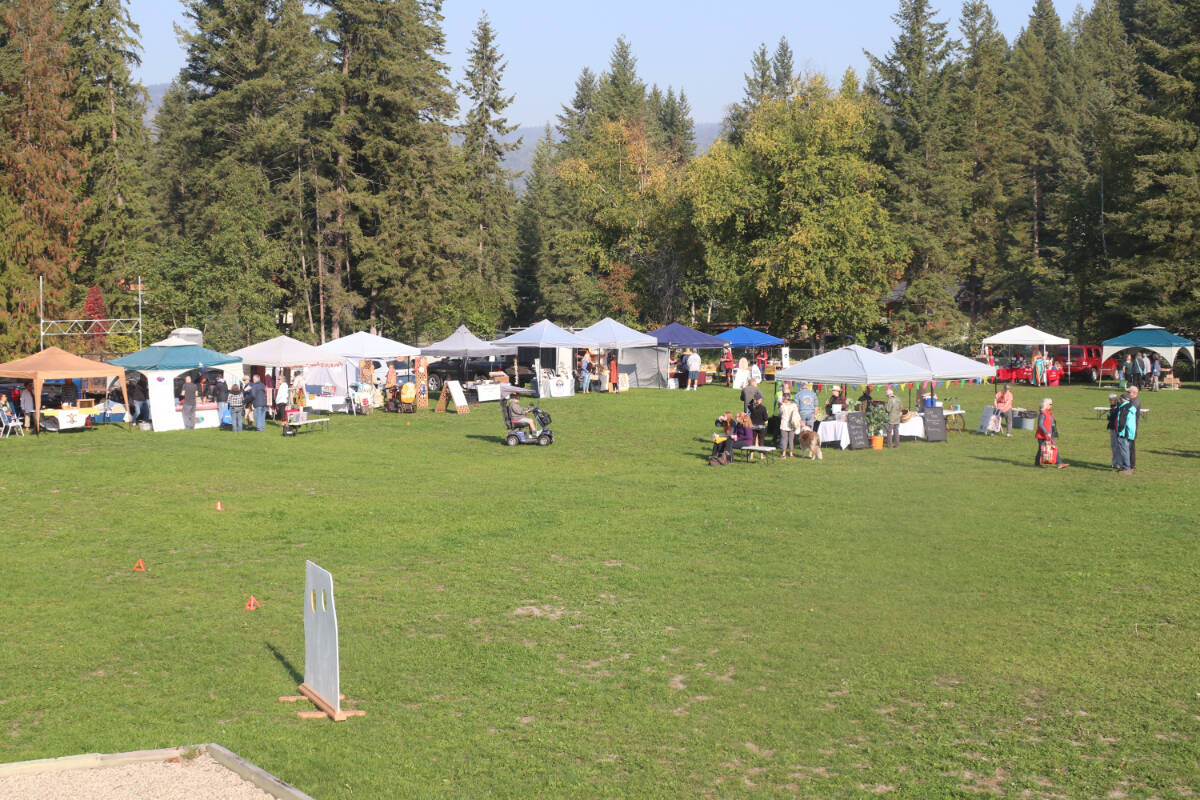 33922153_web1_RSZ-Harvest-F-2-Tents-IMG_9943
