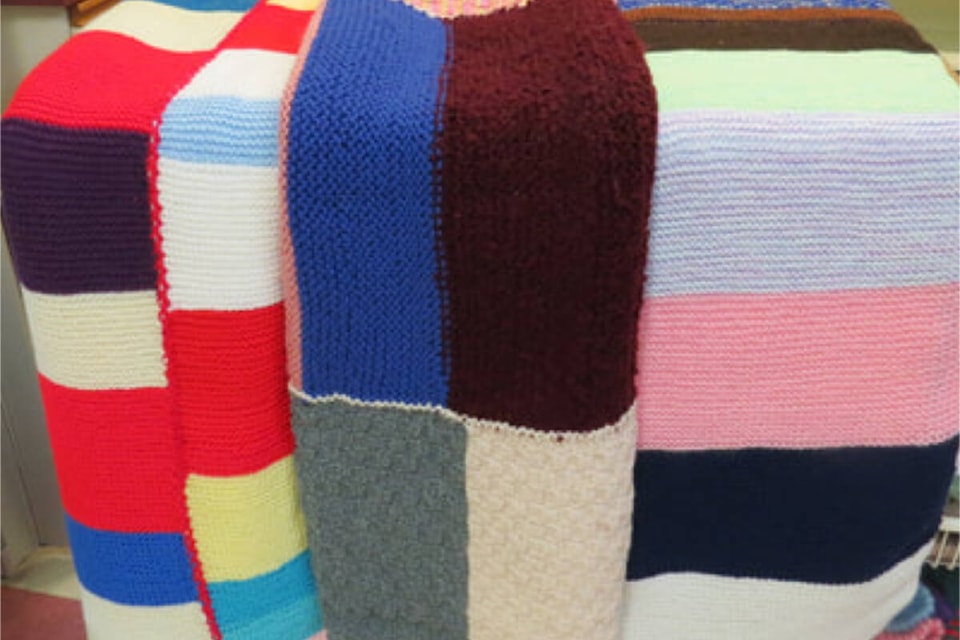 34072269_web1_RSZ-large-knitted-blankets