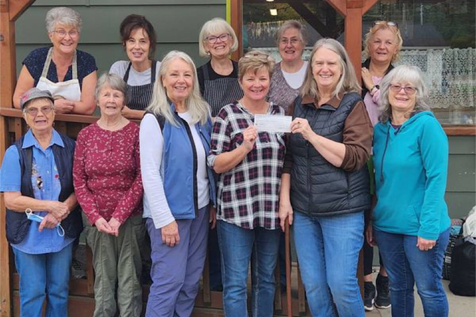 34145377_web1_RSZ-Thrift-Shoppe-Donation-2-385813341_10161000301170170_7506466609378720848_n