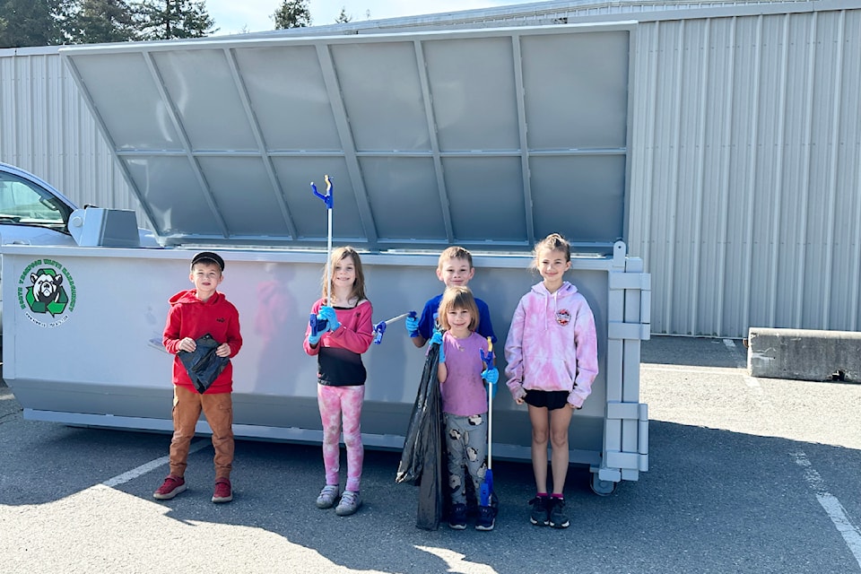 Community Pitch In Day was held in the District of Clearwater on Saturday April 26. (From Left - Right): 4-H youth, Luke Harkies, Cadence Drescher, Logan Drescher, Austyn Drescher, and Tori Harkies. 