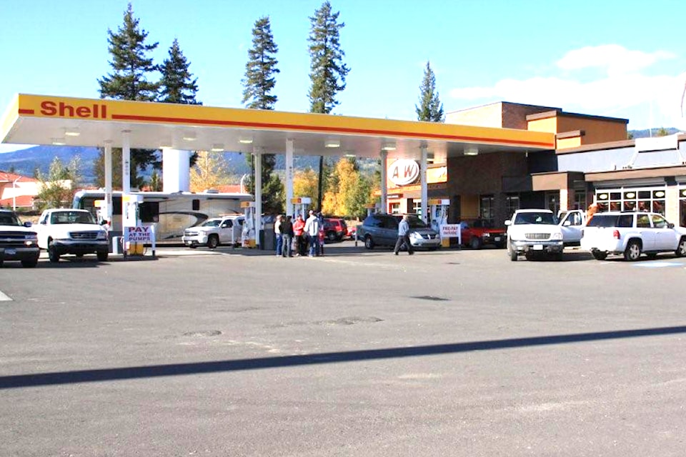 U-Haul Canada Ltd. has announced a new neighbourhood dealer located at the Clearwater Shell off Eden Road and Highway 5 as of January 2025.