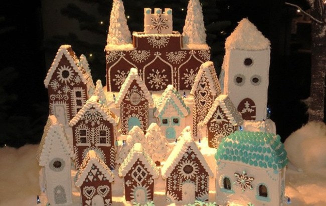 20156cloverdalexgingerbreadhouse_0.pagespeed.ic_.P100tcsGG7