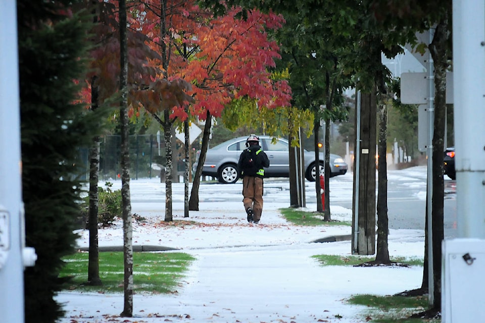 8885185_web1_171013-PAN-Snow