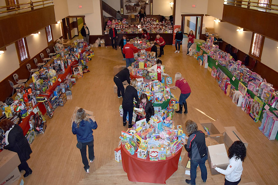 9744039_web1_171214-NDR-DeltassistToyDrive_1