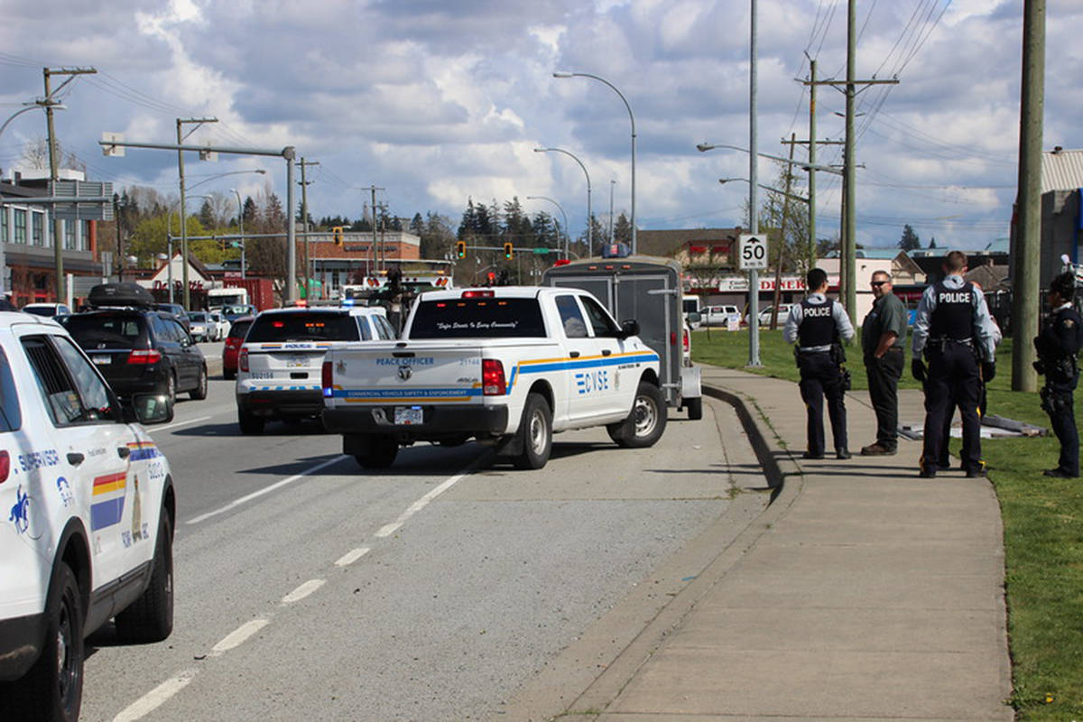 UPDATE Routine traffic stop turns into weapons seizure when officer
