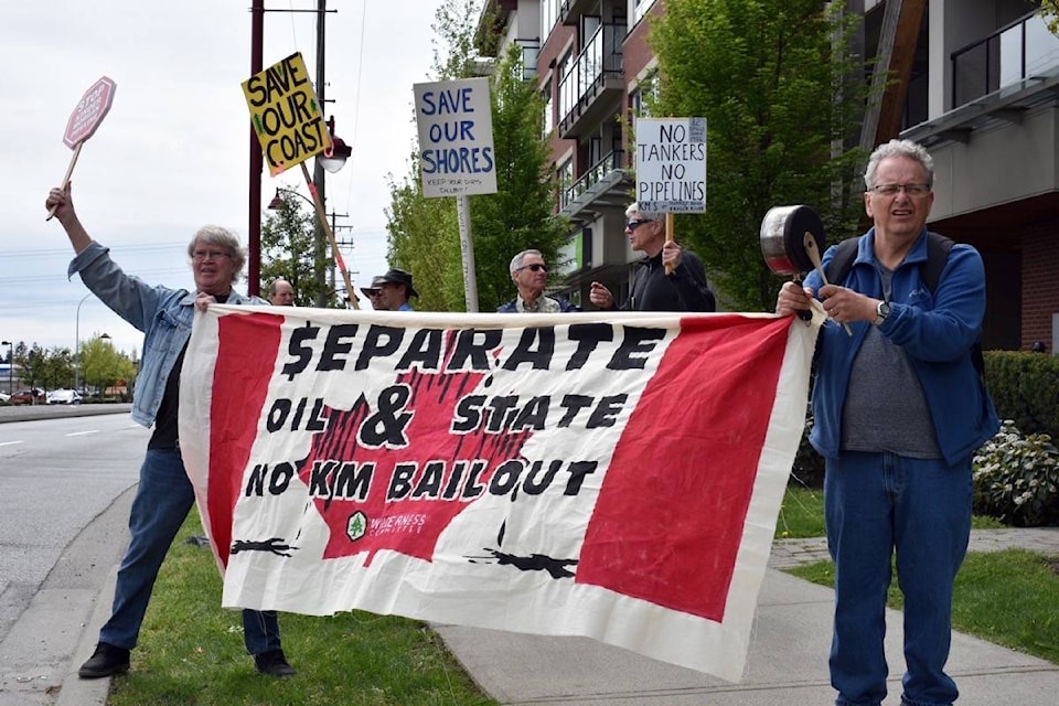 11746256_web1_180504-NDR-M-Kinder-Morgan-protest-1