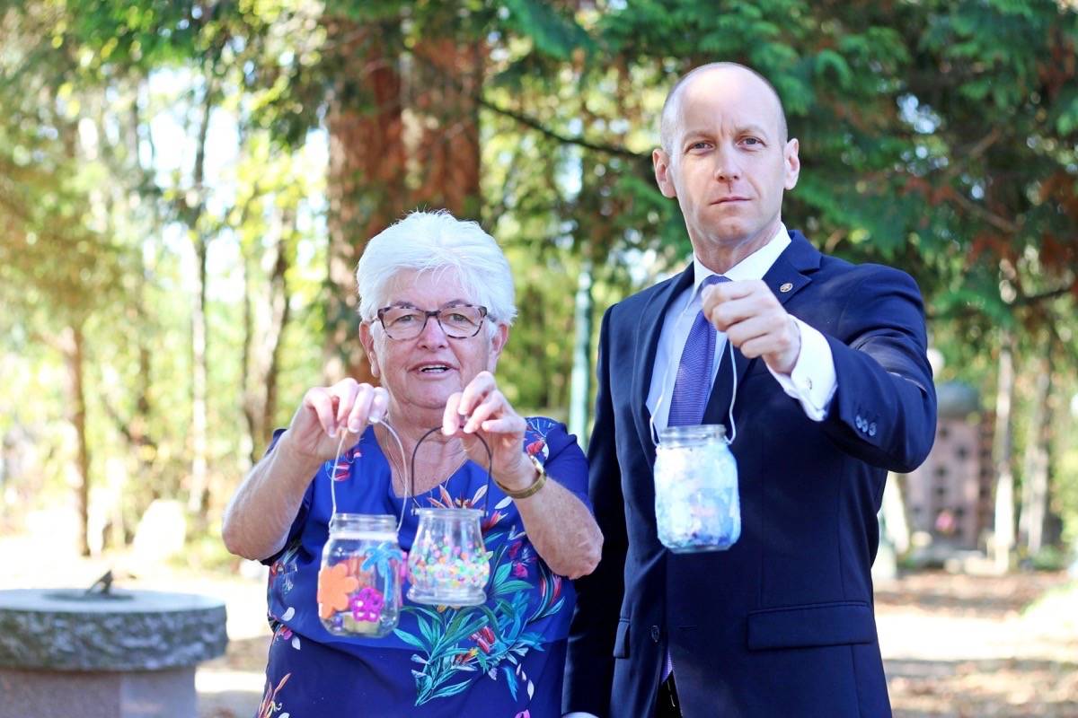 13408783_web1_copy_180905-SNW-M-SuicidePrevention-lanterns-lc-sept5