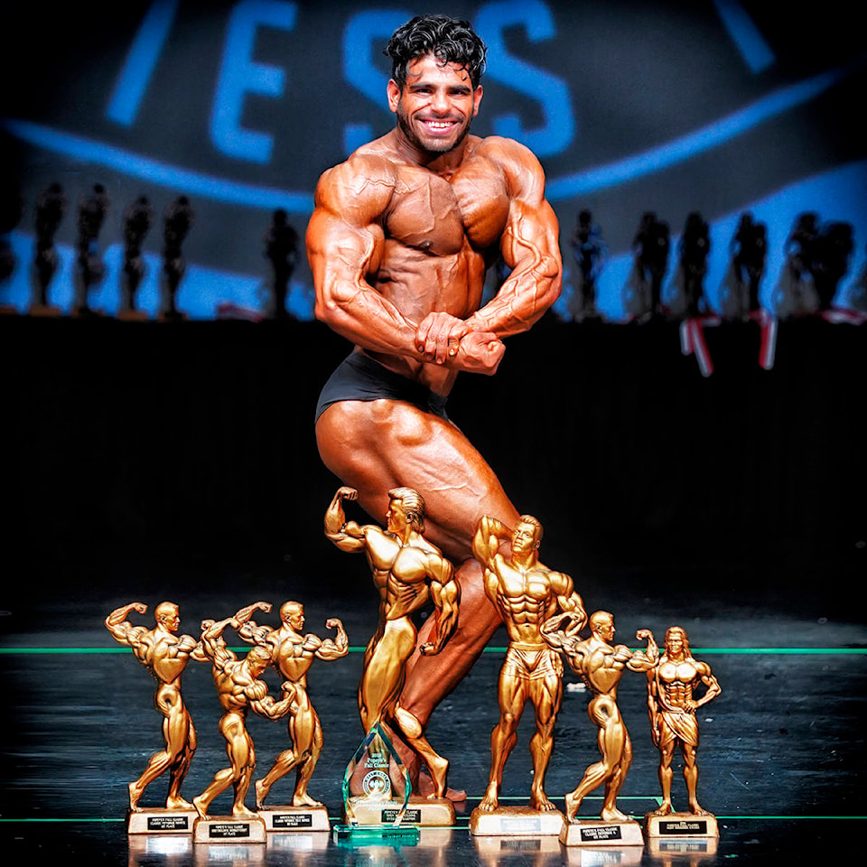 19230971_web1_Harsimran-Singhwith-Trophies