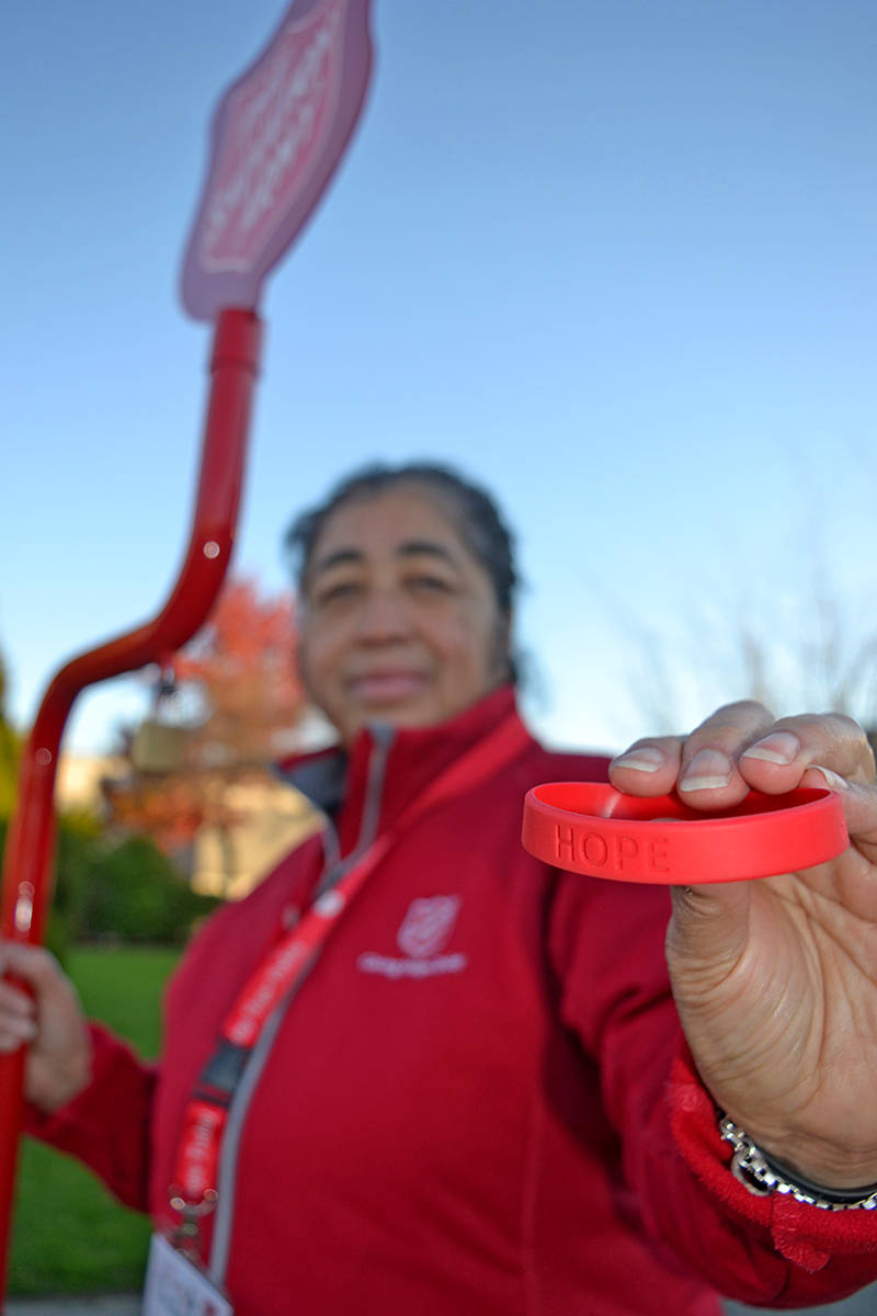 19472609_web1_salvation-kettle-hope-bracelet-th