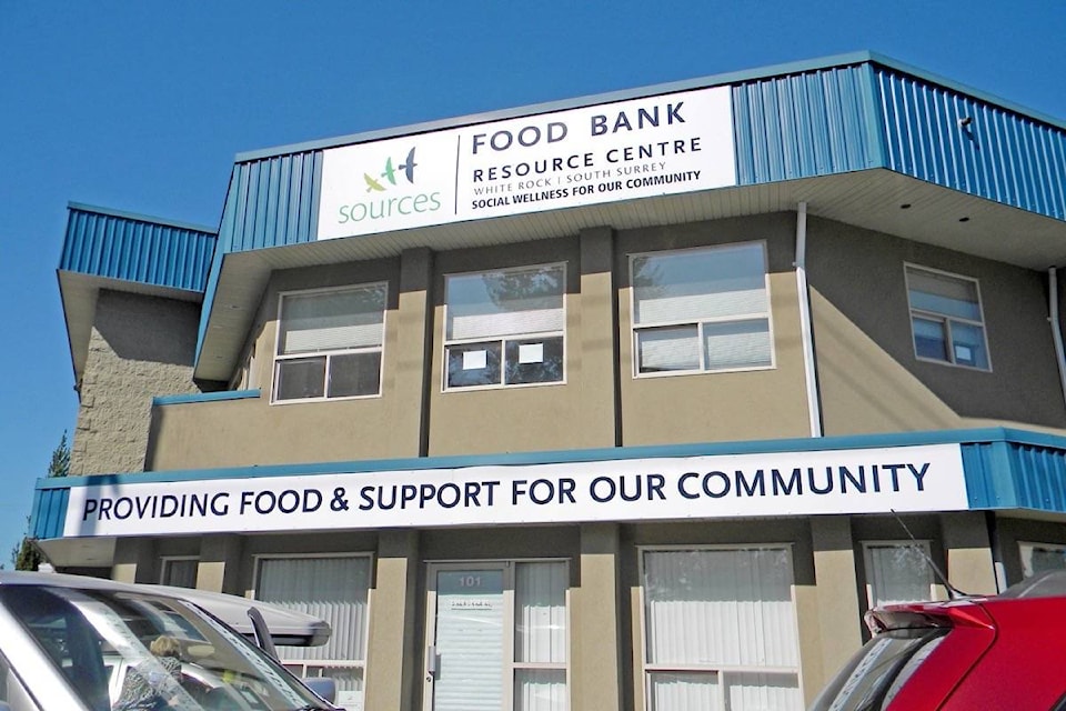 23989908_web1_180911-PAN-M-food-bank-file